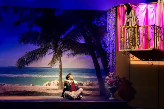 Love Struck Play